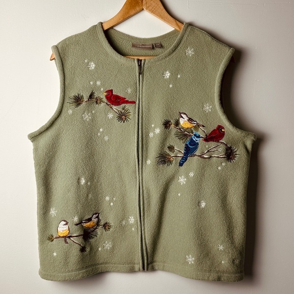 croft & barrow Jackets & Blazers - Croft & Barrow fleecy Vest - Embroidered bird design - zip-up - Size Petite M
